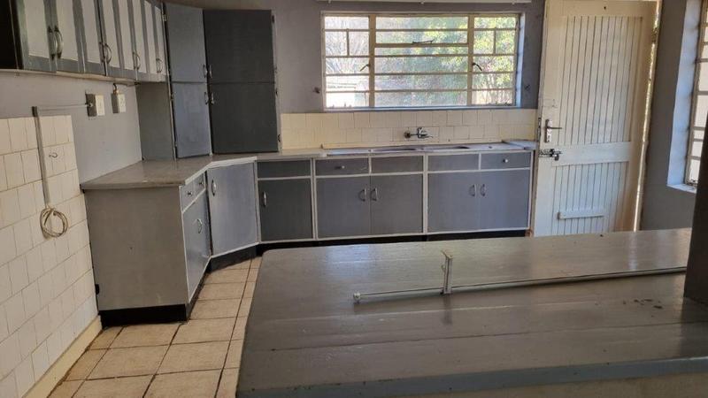 5 Bedroom Property for Sale in Ladybrand Free State